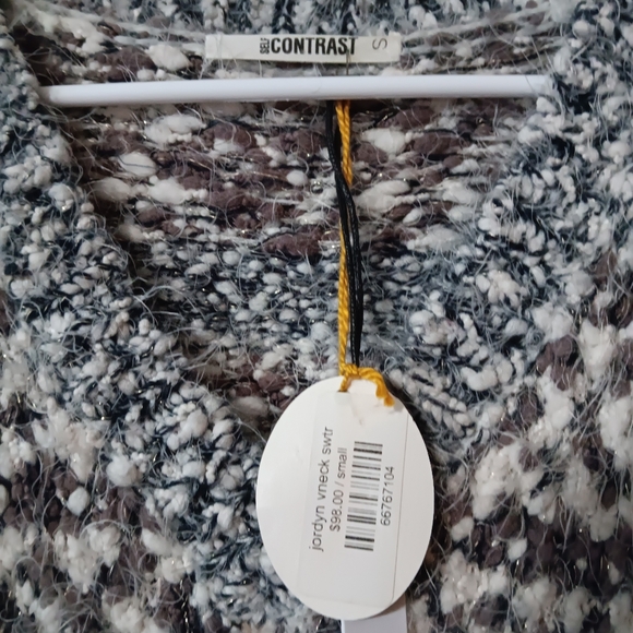 Self Contrast Jordyn V Neck Sweater - Picture 2 of 7